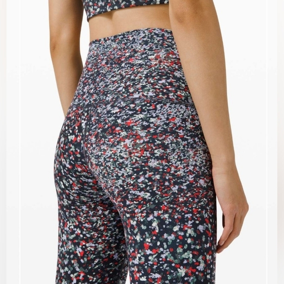 Lululemon Wunder Under High-Rise Crop 23" Tight In Scallop Water Blossom Size 6 - Picture 2 of 16
